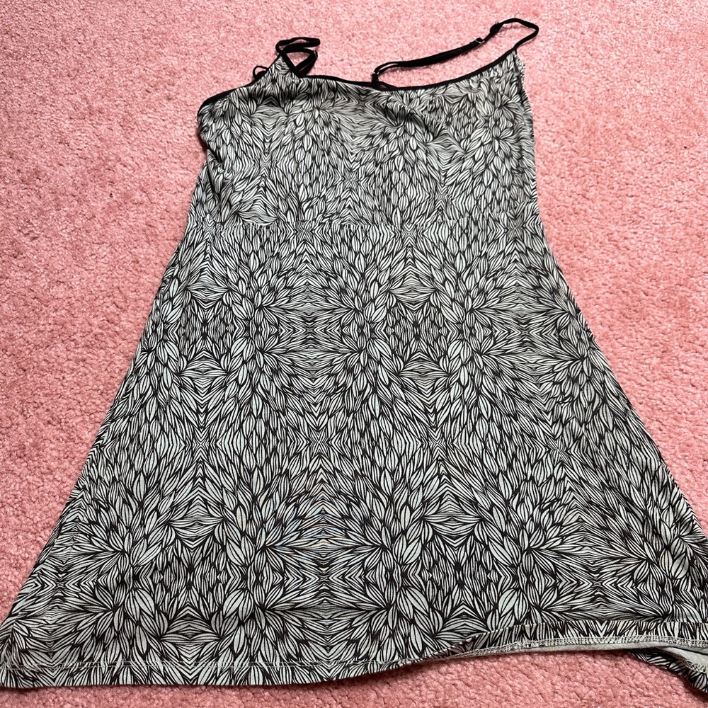 Dunkelvolk dress